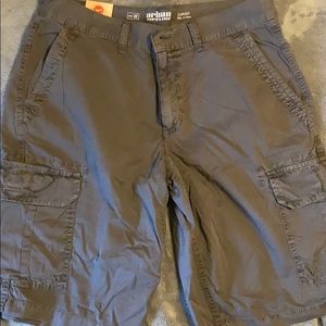 Men’s Urban pipeline cargo shorts